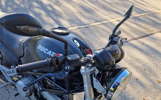 Gebrauchtmotorrad Ducati Monster 620 Dark - Bild 4