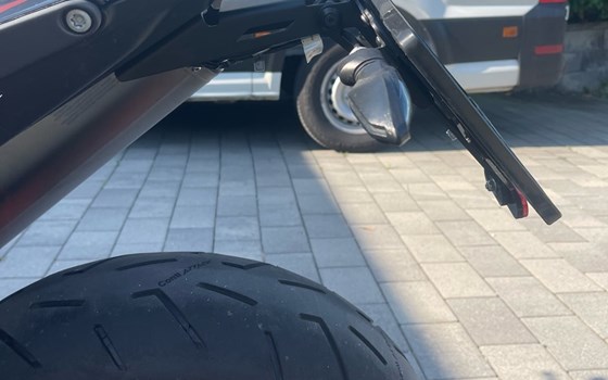 Gebrauchtmotorrad KTM 890 Duke R - Bild 4