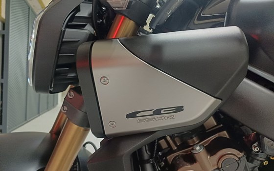 Gebrauchtmotorrad Honda CBR650R E-Clutch - Bild 4