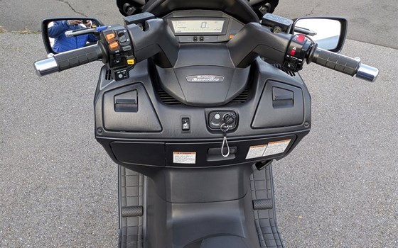 Gebrauchtmotorrad Suzuki Burgman 650 Executive - Bild 2
