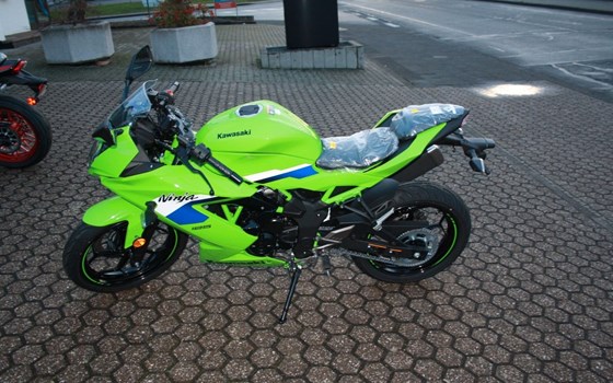 Neufahrzeug Kawasaki Ninja 125 - Bild 1