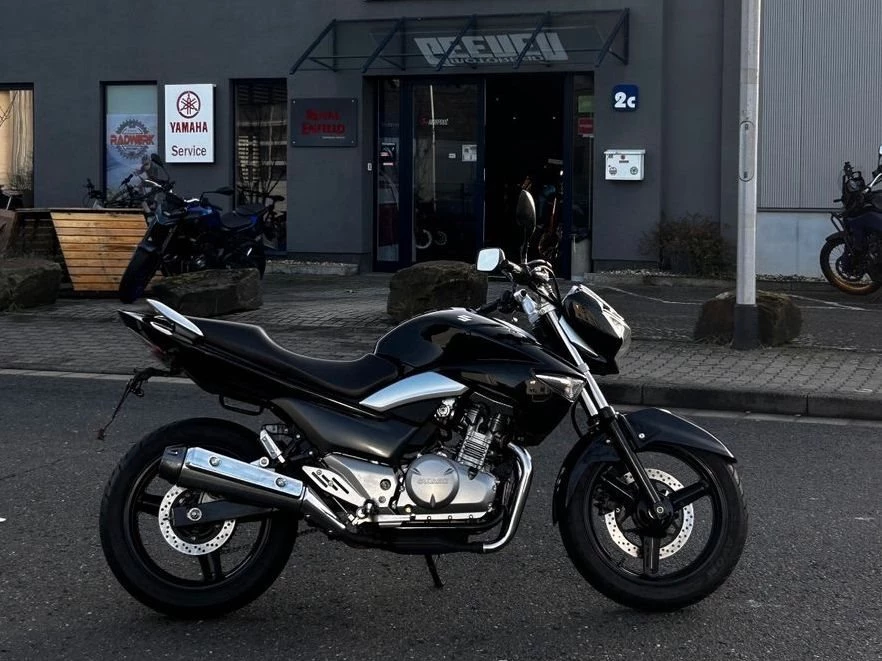 Suzuki GW250 Inazuma