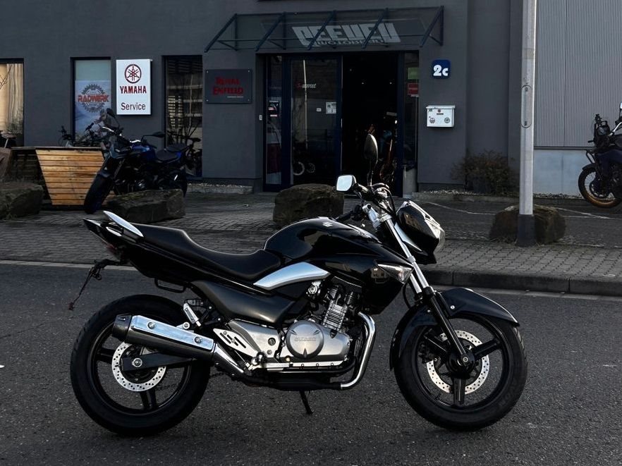 Suzuki GW250 Inazuma