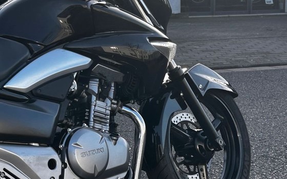 Gebrauchtmotorrad Suzuki GW250 Inazuma - Bild 3