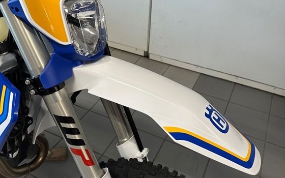 Gebrauchtmotorrad Husqvarna FE 350 Heritage - Bild 9