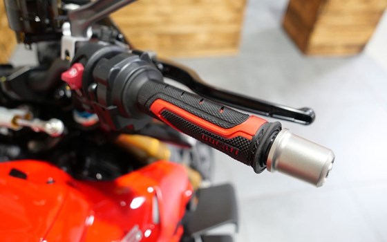 Gebrauchtmotorrad Ducati Streetfighter V4 S - Bild 6