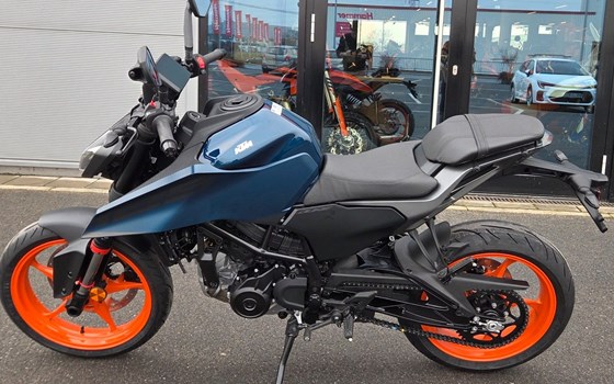 Neufahrzeug KTM 125 Duke - Bild 2