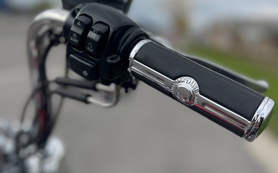 Gebrauchtmotorrad Harley-Davidson Dyna Super Glide Custom FXDC - Bild 2