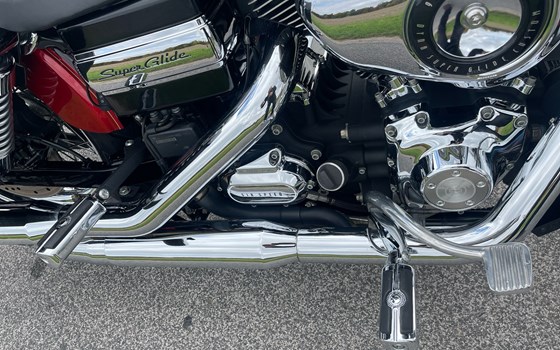 Gebrauchtmotorrad Harley-Davidson Dyna Super Glide Custom FXDC - Bild 6