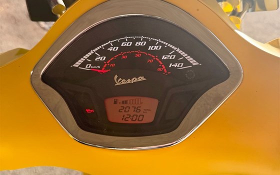 Gebrauchtmotorrad Vespa GTS 125 Super Sport - Bild 2