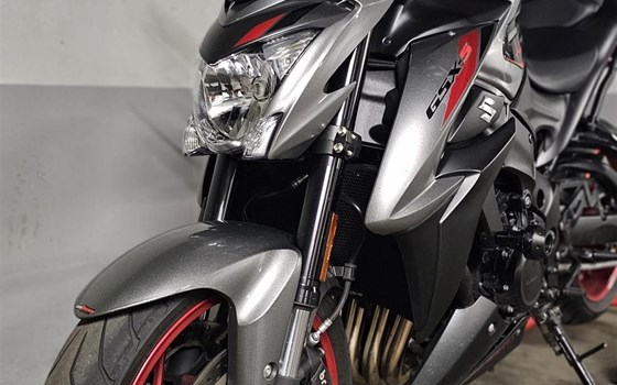 Gebrauchtmotorrad Suzuki GSX-S1000 - Bild 3