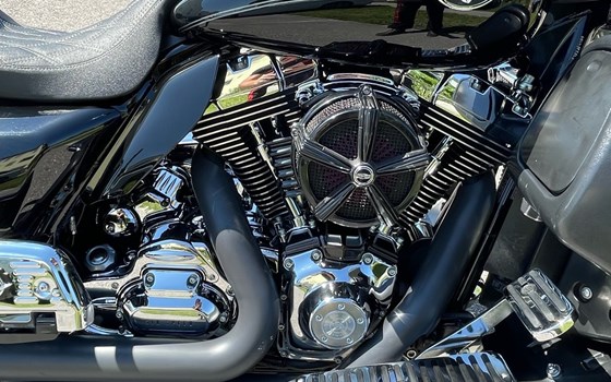 Gebrauchtmotorrad Harley-Davidson Road King Classic FLHRC - Bild 6