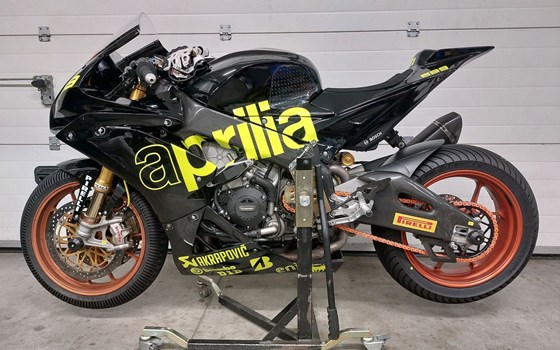 Gebrauchtmotorrad Aprilia RSV4 RF - Bild 1