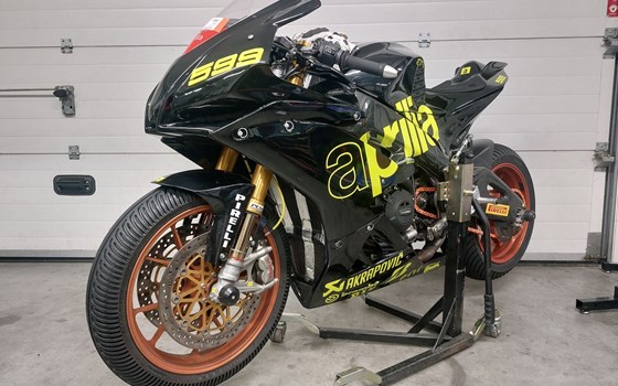 Gebrauchtmotorrad Aprilia RSV4 RF - Bild 2