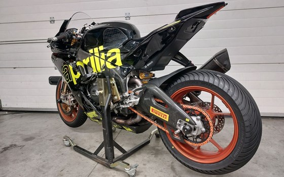 Gebrauchtmotorrad Aprilia RSV4 RF - Bild 3