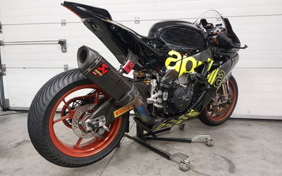 Gebrauchtmotorrad Aprilia RSV4 RF - Bild 4