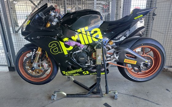 Gebrauchtmotorrad Aprilia RSV4 RF - Bild 7