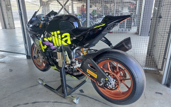 Gebrauchtmotorrad Aprilia RSV4 RF - Bild 8