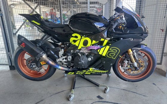 Gebrauchtmotorrad Aprilia RSV4 RF - Bild 9