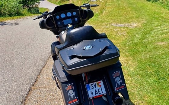 Gebrauchtmotorrad Harley-Davidson CVO Street Glide FLHXSE - Bild 3