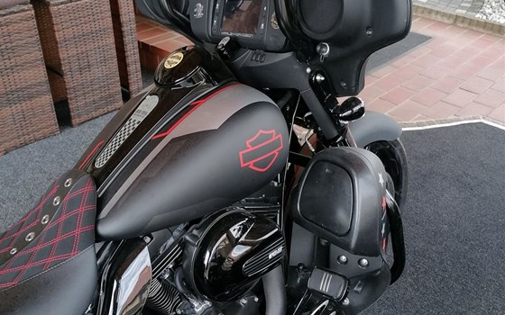 Gebrauchtmotorrad Harley-Davidson CVO Street Glide FLHXSE - Bild 7