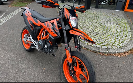Gebrauchtmotorrad KTM 690 SMC R - Bild 3