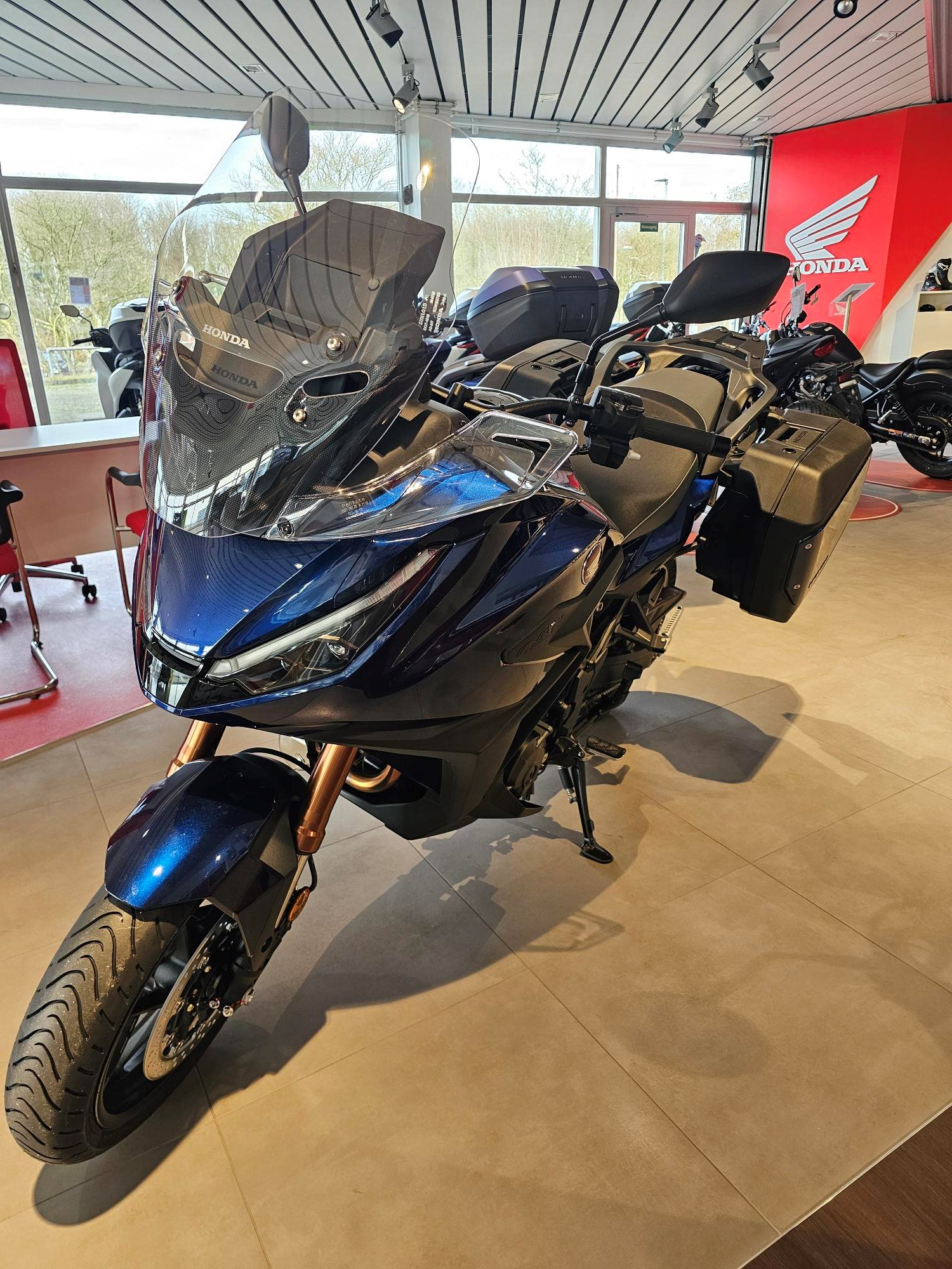 Honda NT1100 DCT Electronic Suspension