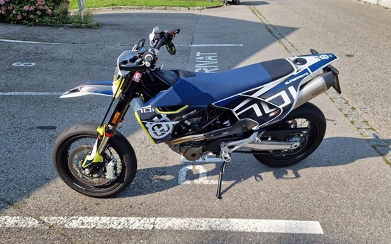 Gebrauchtmotorrad Husqvarna 701 Supermoto - Bild 2