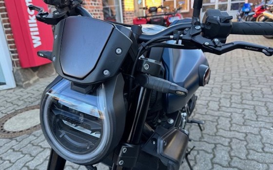 Gebrauchtmotorrad Honda CB1000R Black Edition - Bild 10