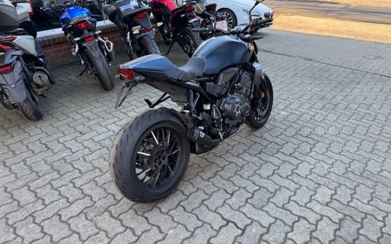 Gebrauchtmotorrad Honda CB1000R Black Edition - Bild 3