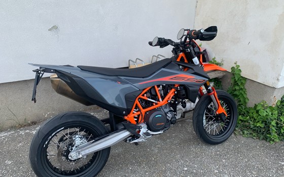 Gebrauchtmotorrad KTM 690 SMC R - Bild 4