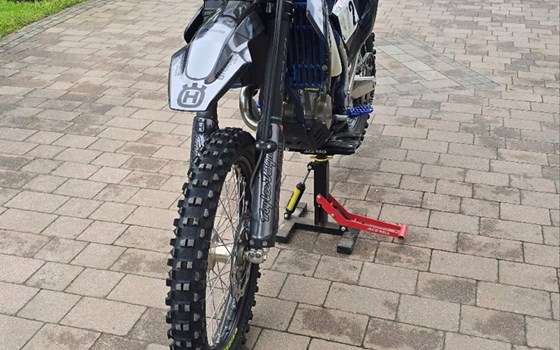 Gebrauchtmotorrad Husqvarna FE 450 - Bild 4