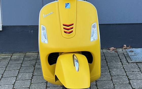 Gebrauchtmotorrad Vespa GTS 300 Super - Bild 3