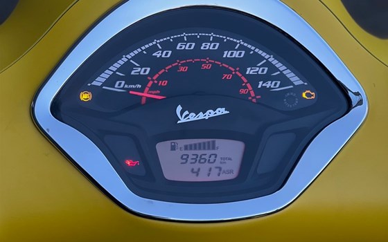 Gebrauchtmotorrad Vespa GTS 300 Super - Bild 6