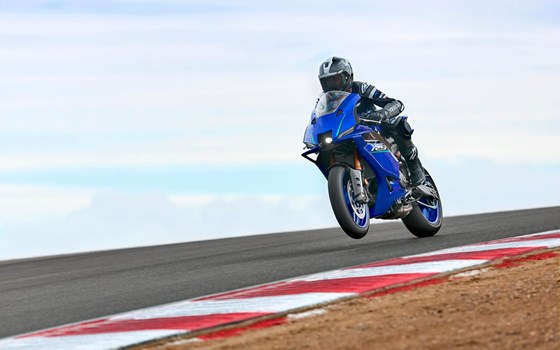 Neufahrzeug Yamaha R9 - Bild 5