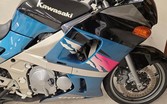 Gebrauchtmotorrad Kawasaki ZZR 600 - Bild 5