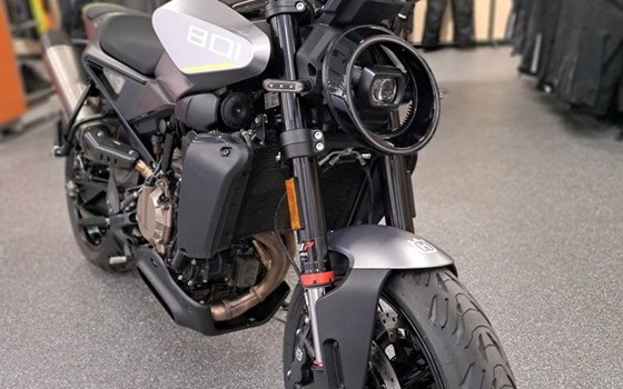 Gebrauchtmotorrad Husqvarna Vitpilen 801 - Bild 11