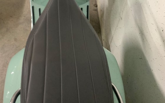 Gebrauchtmotorrad Vespa GTS 300 hpe - Bild 8