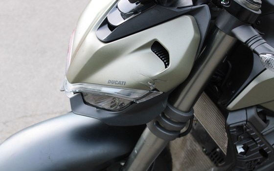 Gebrauchtmotorrad Ducati Streetfighter V2 - Bild 11