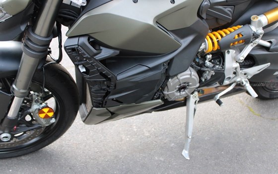 Gebrauchtmotorrad Ducati Streetfighter V2 - Bild 12