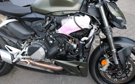 Gebrauchtmotorrad Ducati Streetfighter V2 - Bild 8