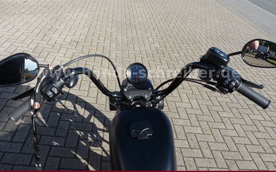 Gebrauchtmotorrad Harley-Davidson Sportster XL 883 N Iron - Bild 5