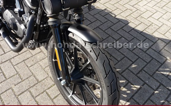 Gebrauchtmotorrad Harley-Davidson Sportster XL 883 N Iron - Bild 9