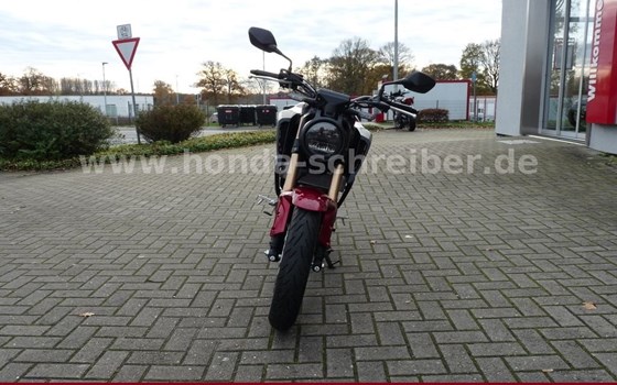 Gebrauchtmotorrad Honda CB125R - Bild 3