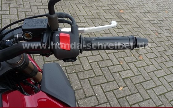 Gebrauchtmotorrad Honda CB125R - Bild 7