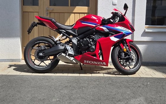 Gebrauchtmotorrad Honda CBR650R E-Clutch - Bild 2