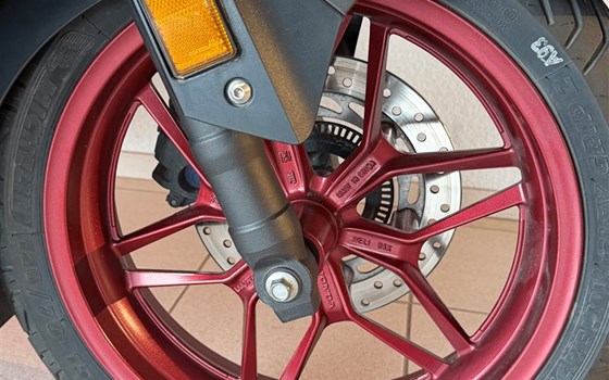 Gebrauchtmotorrad Honda Forza 125 Special Edition - Bild 6