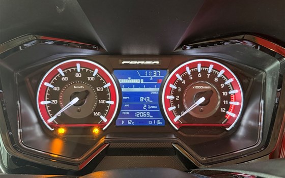 Gebrauchtmotorrad Honda Forza 125 Special Edition - Bild 7