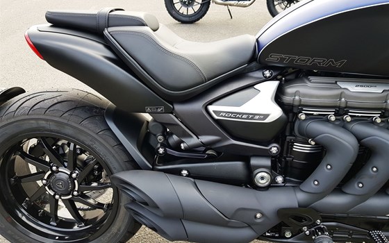 Gebrauchtmotorrad Triumph Rocket 3 Storm R - Bild 9