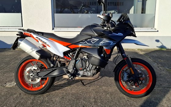 Gebrauchtmotorrad KTM 890 SMT - Bild 2